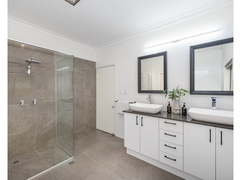 300 Teviot Road, Carbrook QLD 4130