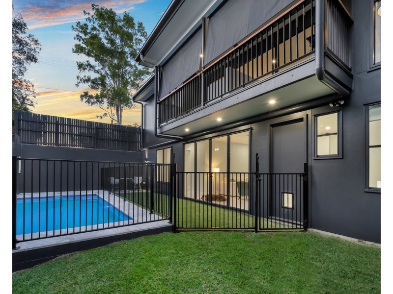 137 Taringa Parade, Indooroopilly QLD 4068