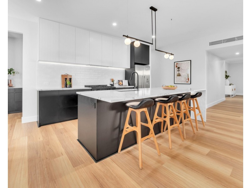 137 Taringa Parade, Indooroopilly QLD 4068