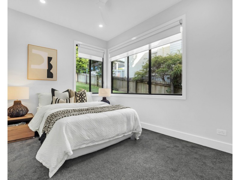 137 Taringa Parade, Indooroopilly QLD 4068