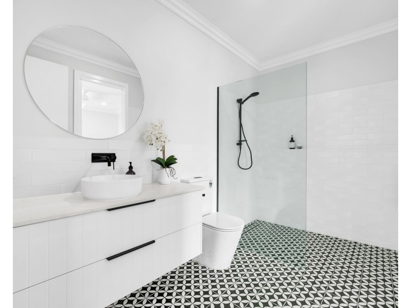 137 Taringa Parade, Indooroopilly QLD 4068