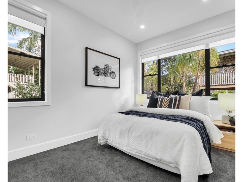 137 Taringa Parade, Indooroopilly QLD 4068