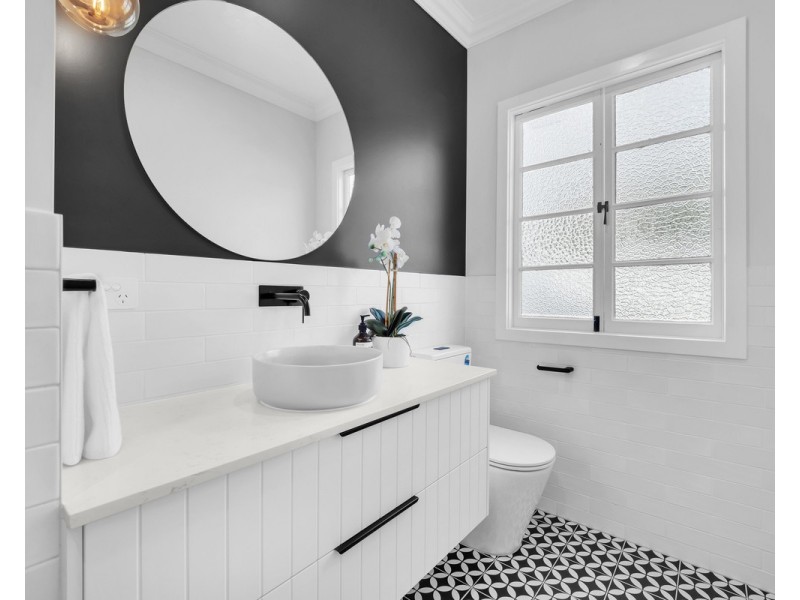 137 Taringa Parade, Indooroopilly QLD 4068