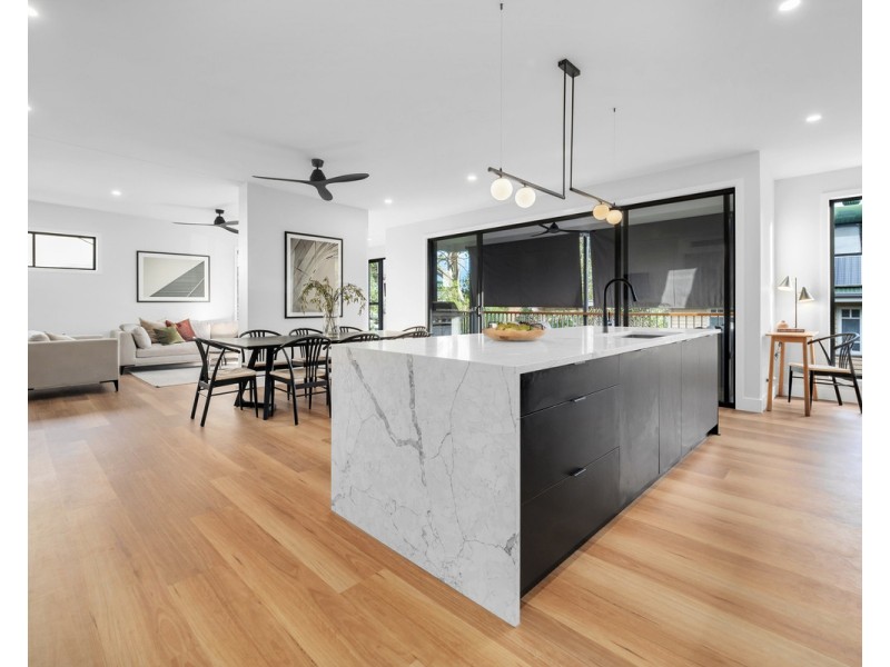 137 Taringa Parade, Indooroopilly QLD 4068