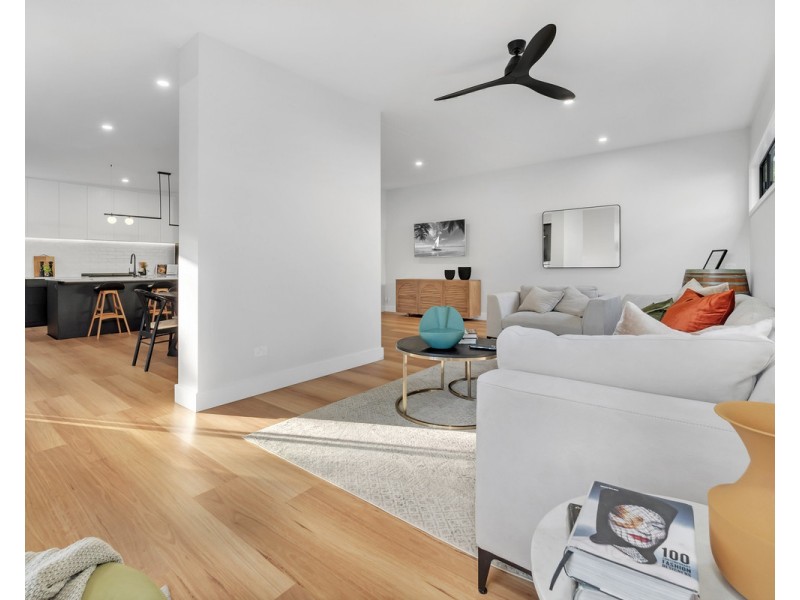 137 Taringa Parade, Indooroopilly QLD 4068