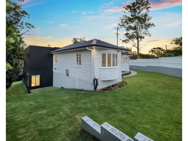 137 Taringa Parade, Indooroopilly QLD 4068