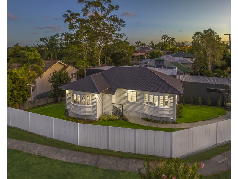 137 Taringa Parade, Indooroopilly QLD 4068