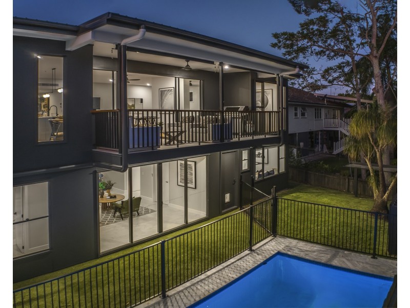 137 Taringa Parade, Indooroopilly QLD 4068