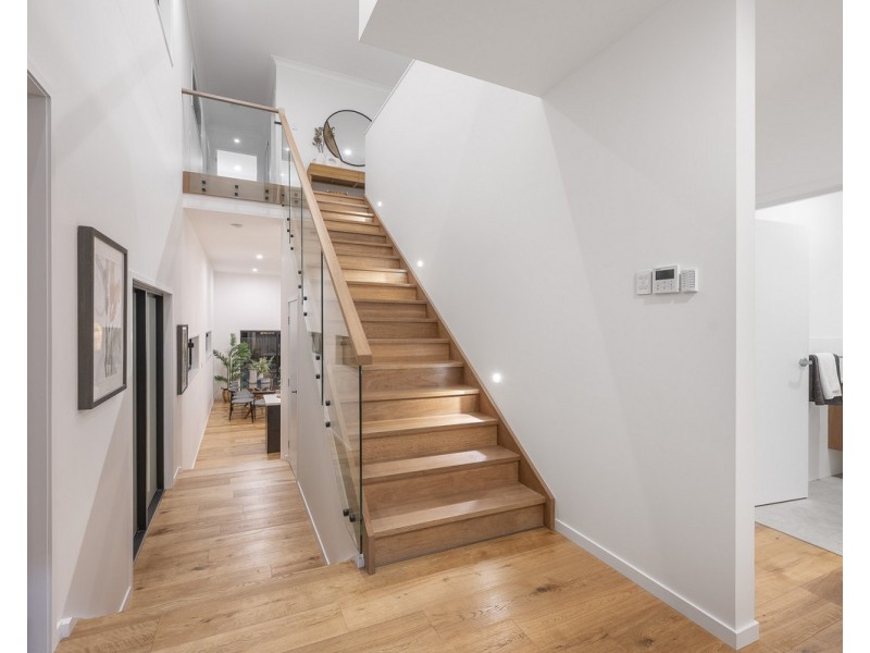 76 Burn Street, Camp Hill QLD 4152