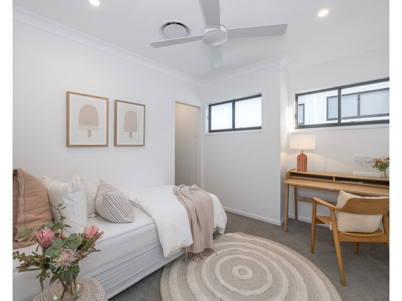 76 Burn Street, Camp Hill QLD 4152