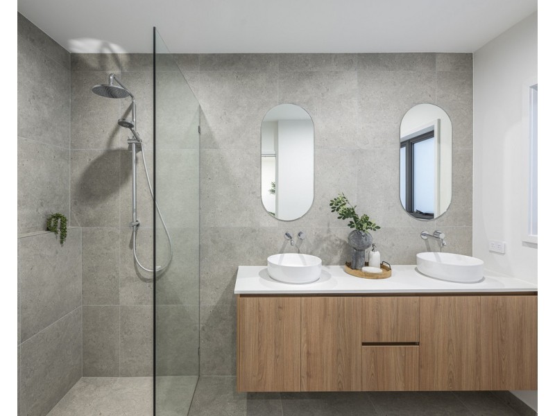 76 Burn Street, Camp Hill QLD 4152