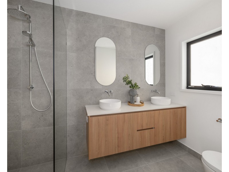 76 Burn Street, Camp Hill QLD 4152