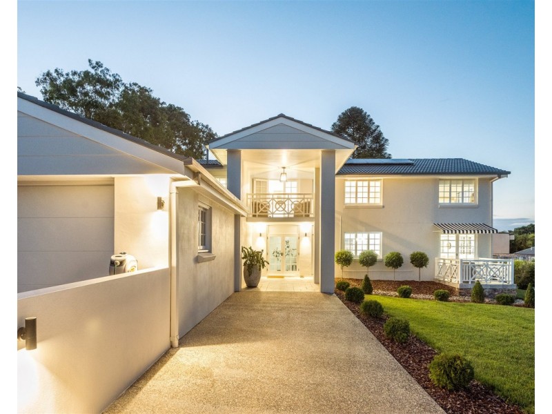 10 Wills Court, Mount Ommaney QLD 4074