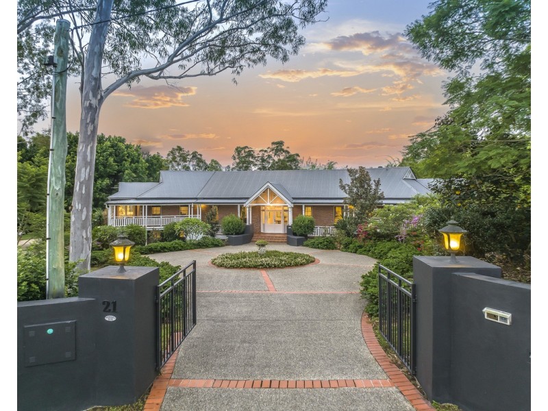 21 Moons Lane, Brookfield QLD 4069