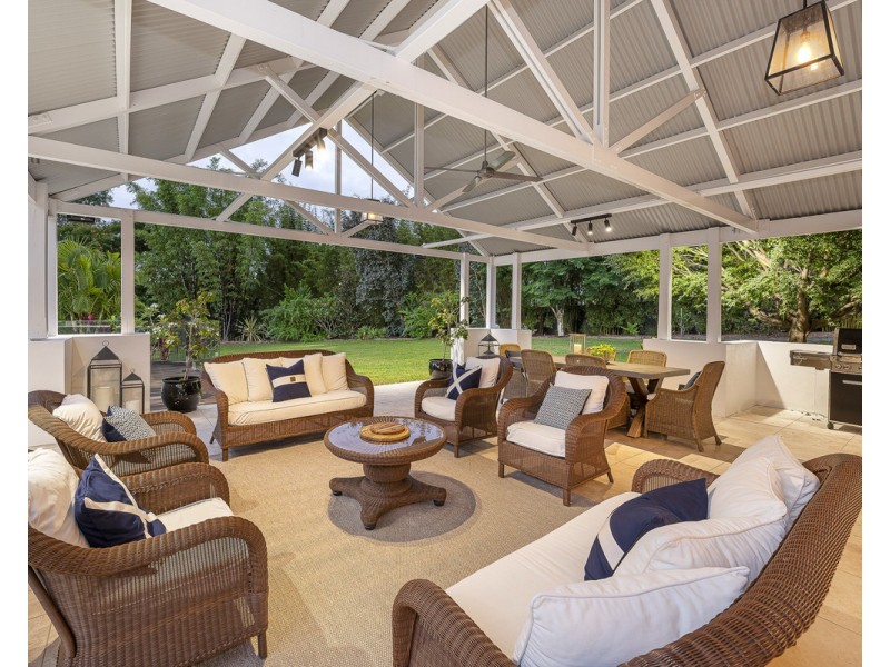 21 Moons Lane, Brookfield QLD 4069