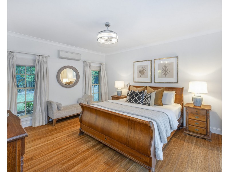 21 Moons Lane, Brookfield QLD 4069