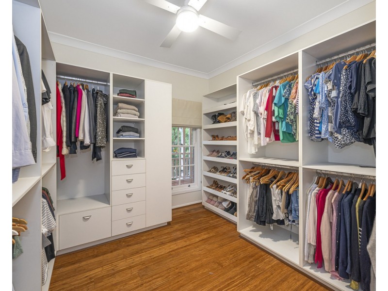 21 Moons Lane, Brookfield QLD 4069