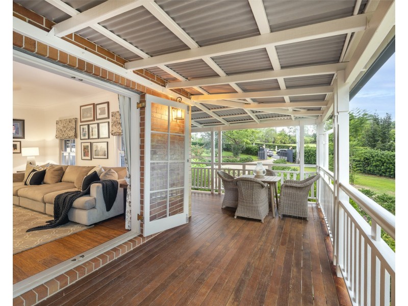 21 Moons Lane, Brookfield QLD 4069