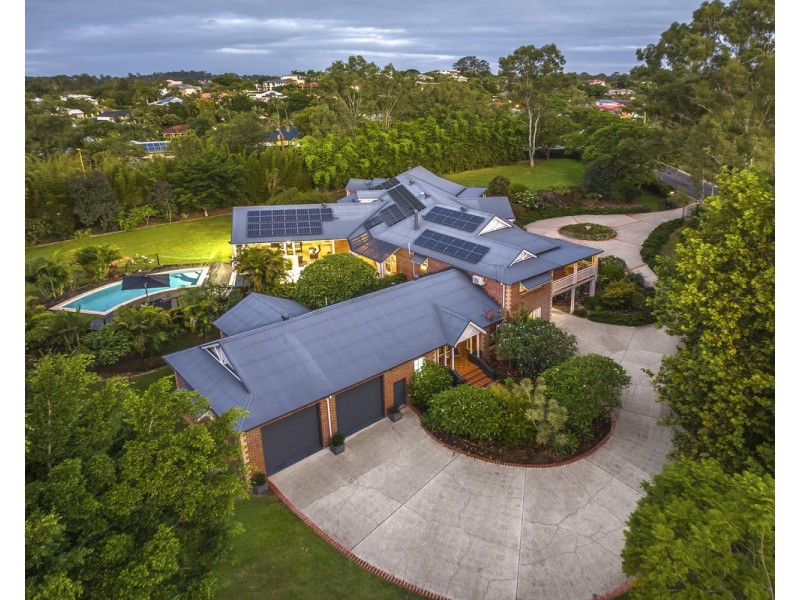 21 Moons Lane, Brookfield QLD 4069