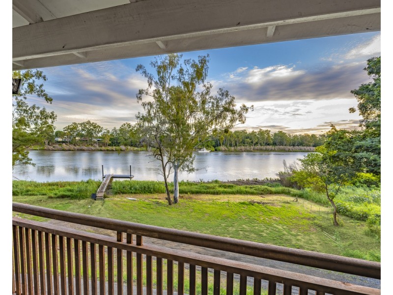 10 Sunset Road, Kenmore QLD 4069