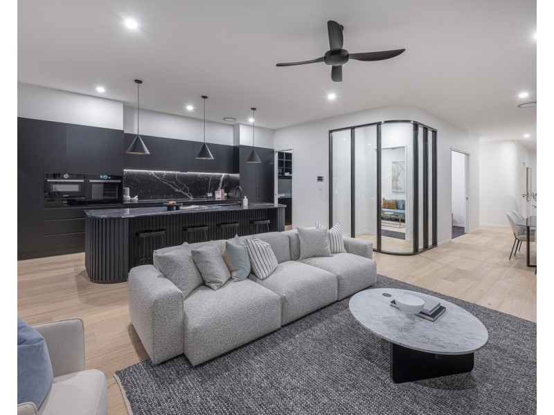 37 Kent Street, Hamilton QLD 4007