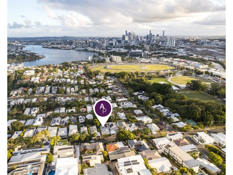 129 Crosby Road, Hamilton QLD 4007