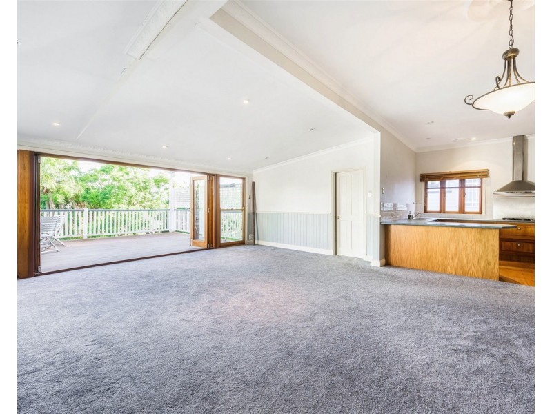 129 Crosby Road, Hamilton QLD 4007