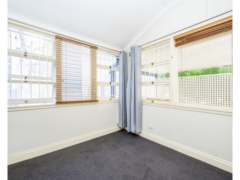 129 Crosby Road, Hamilton QLD 4007