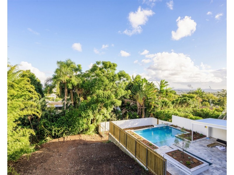 129 Crosby Road, Hamilton QLD 4007