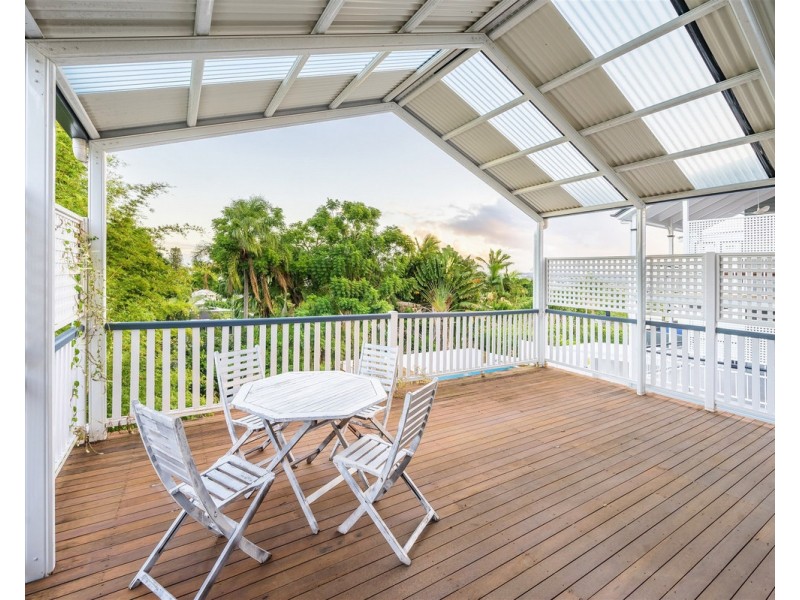 129 Crosby Road, Hamilton QLD 4007