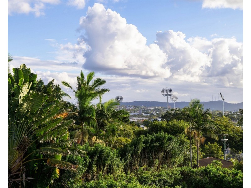 129 Crosby Road, Hamilton QLD 4007