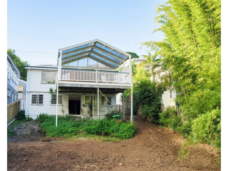 129 Crosby Road, Hamilton QLD 4007