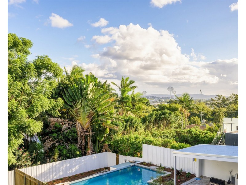 129 Crosby Road, Hamilton QLD 4007