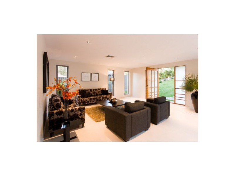 9 Castile Street, Indooroopilly QLD 4068