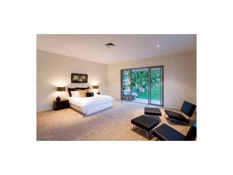 9 Castile Street, Indooroopilly QLD 4068