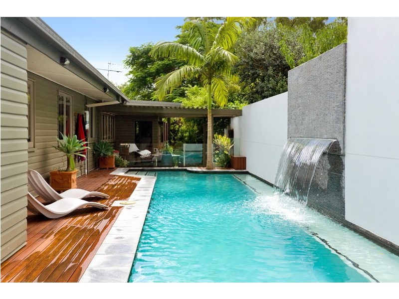 8 Long Street West, Graceville QLD 4075