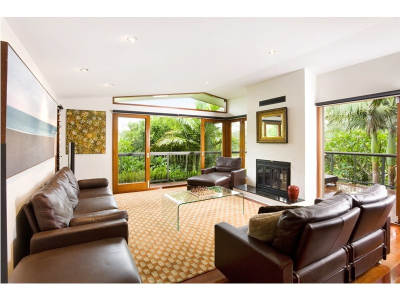 8 Long Street West, Graceville QLD 4075