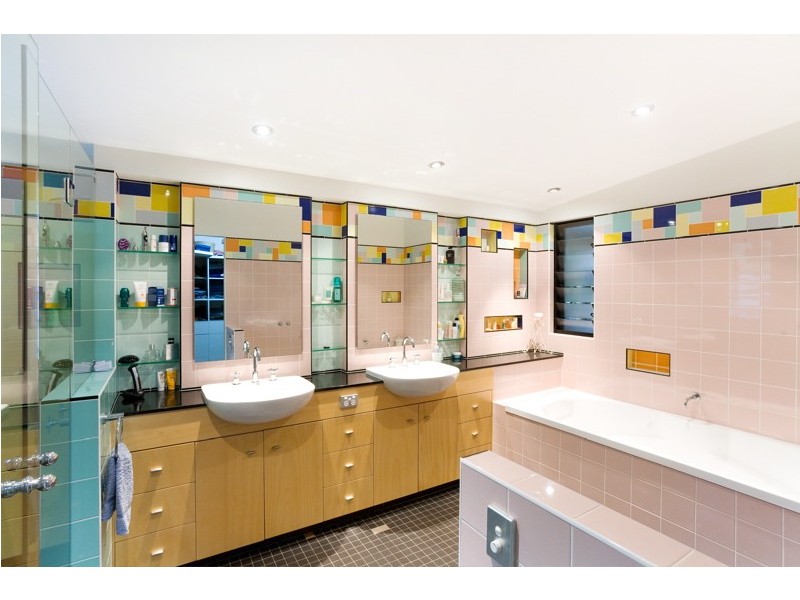 8 Long Street West, Graceville QLD 4075