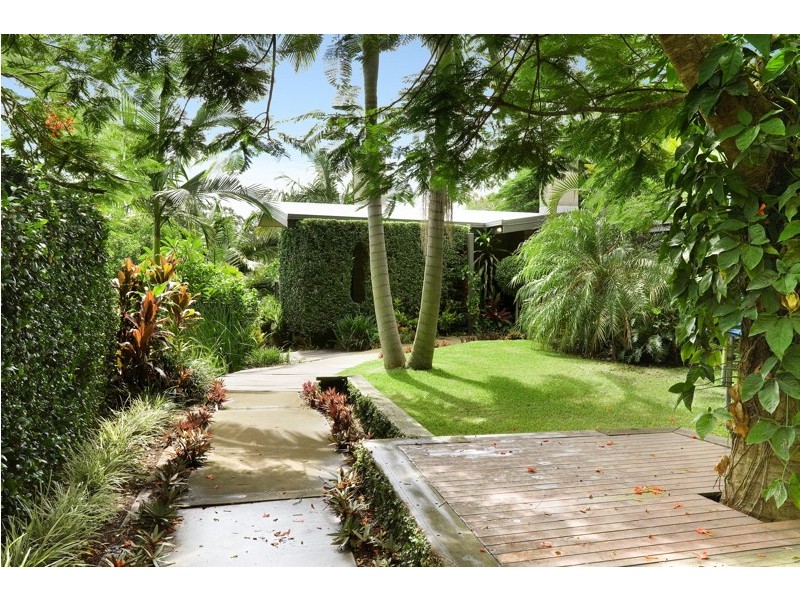 8 Long Street West, Graceville QLD 4075