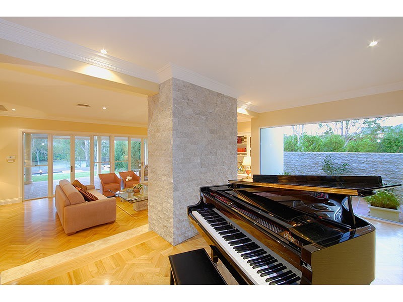 205 Westlake Drive, Westlake QLD 4074