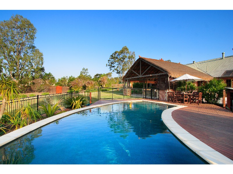 Brookfield QLD 4069