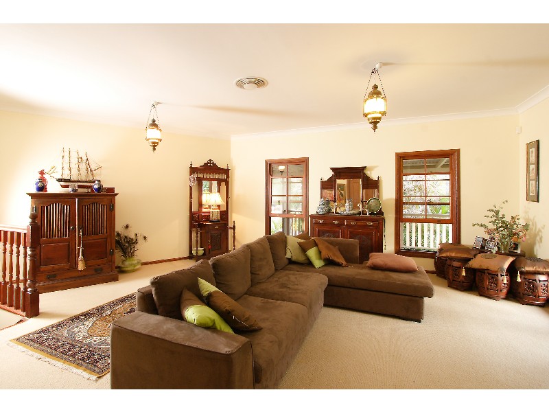 Brookfield QLD 4069