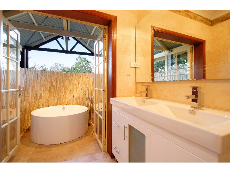 Brookfield QLD 4069