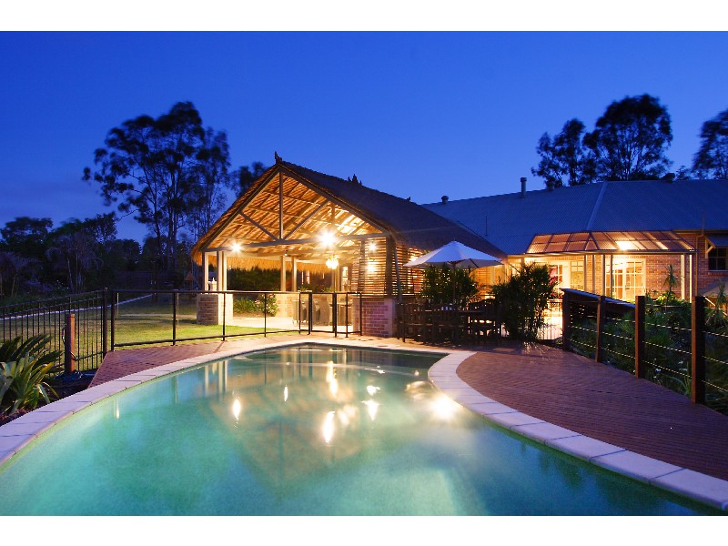 Brookfield QLD 4069