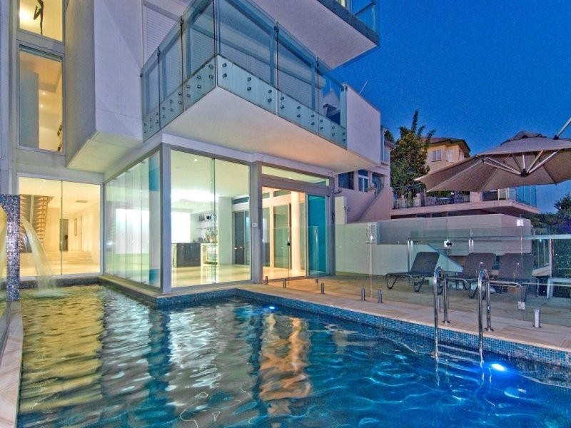 25 Hillside Crescent, Hamilton QLD 4007