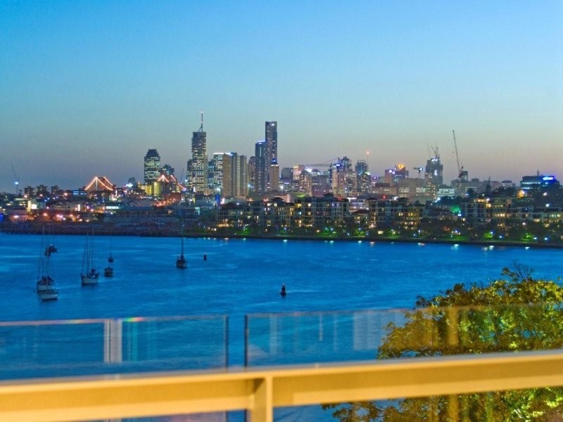 25 Hillside Crescent, Hamilton QLD 4007