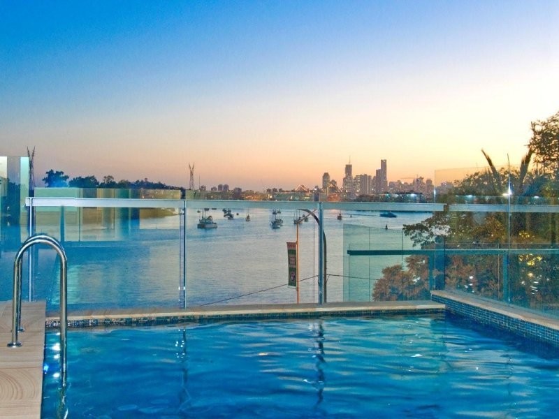 25 Hillside Crescent, Hamilton QLD 4007