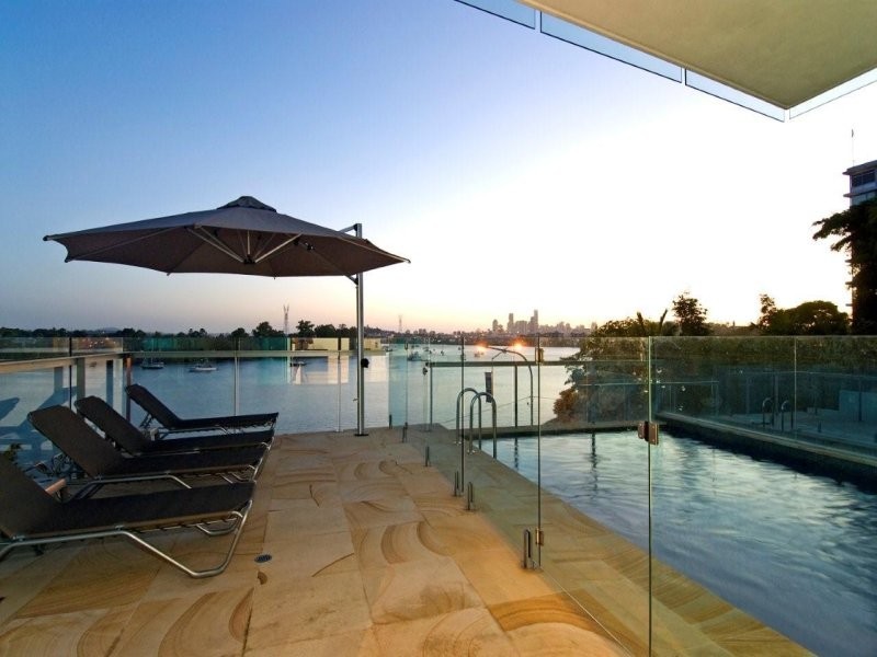 25 Hillside Crescent, Hamilton QLD 4007