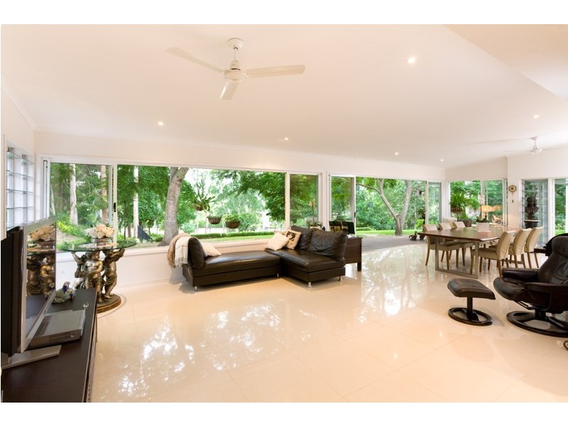 30 Vanwall Road, Bellbowrie QLD 4070