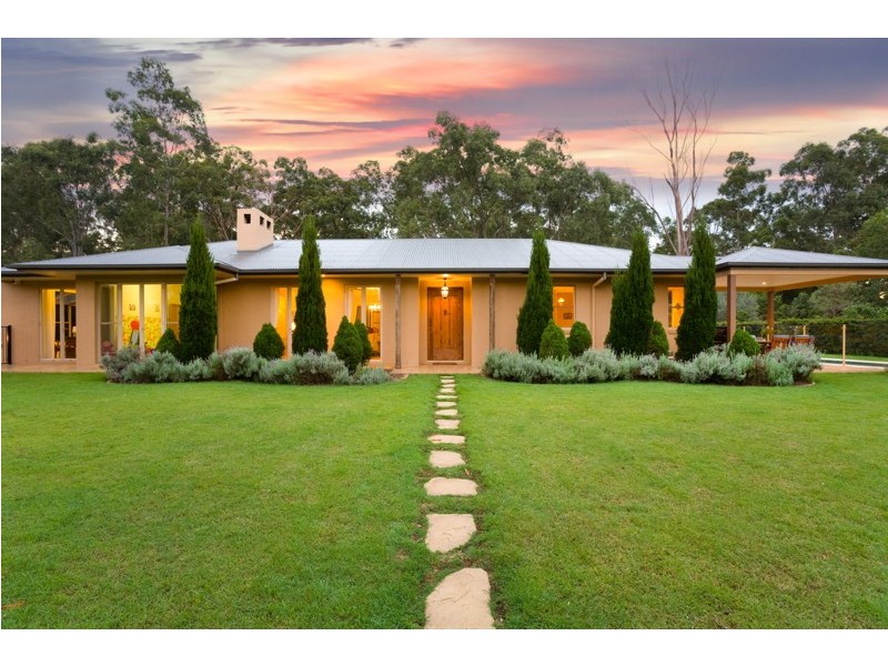 15 Oasis Ct, Fig Tree Pocket QLD 4069